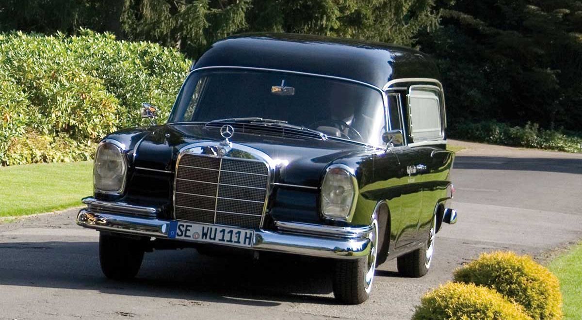 Historischer Bestattungswagen Mercedes 190d Baujahr 63, Wulff & Sohn, Norderstedt