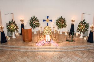 Dekoration Trauerfeier Hauskapelle Bestattungsinstitut Wulff & Sohn Norderstedt